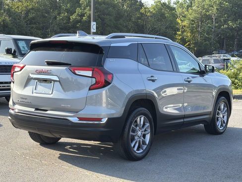Used 2024 GMC Terrain SLT AWD/4WD image 5
