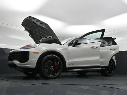 New 2026 Porsche Cayenne GTS AWD/4WD image 38