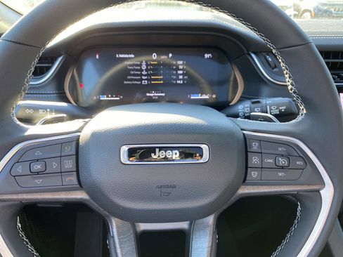 New 2025 Jeep Grand Cherokee Limited w/ Black Appearance Package image 14