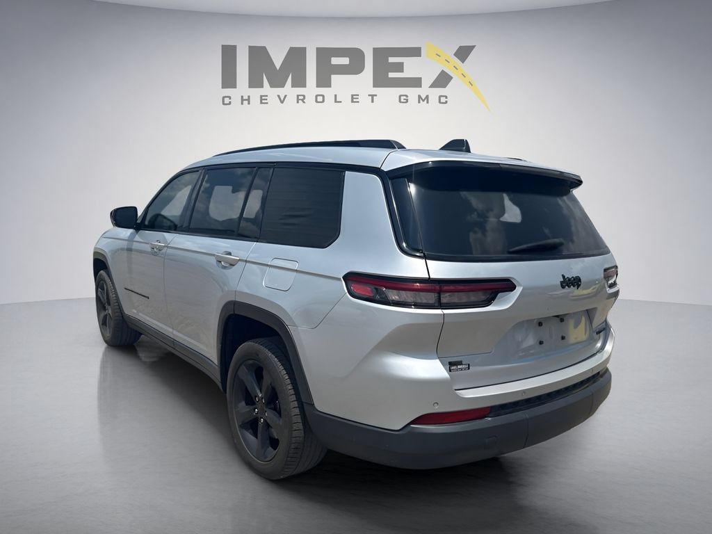 Used 2022 Jeep Grand Cherokee L Limited w/ Black Appearance Package RWD image 3