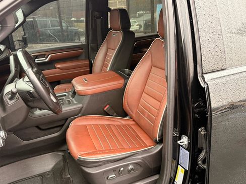 Used 2024 GMC Sierra 3500 Denali Ultimate image 12