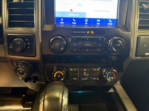 Used 2020 Ford F150 XLT w/ Equipment Group 302A Luxury AWD/4WD image 19