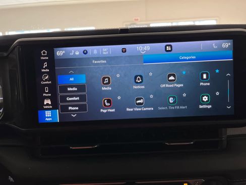 Used 2025 Jeep Wrangler Sahara image 40