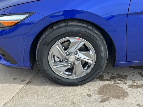 New 2026 Hyundai Elantra SE image 3