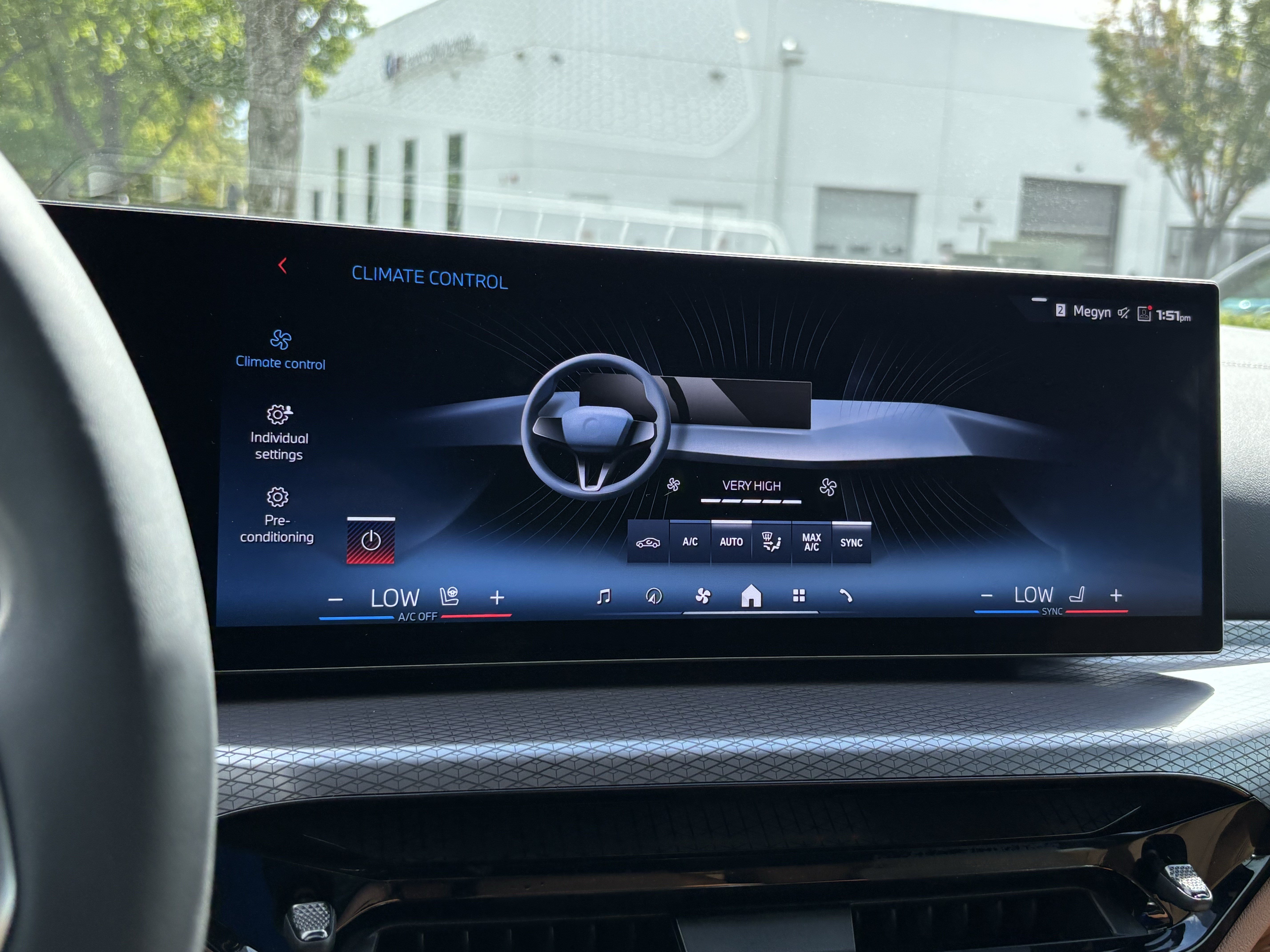 Certified 2025 BMW M440i Convertible w/ Premium Package RWD image 29