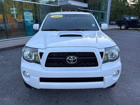 Used 2011 Toyota Tacoma PreRunner w/ TRD Sport Pkg RWD image 8