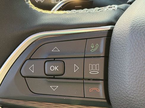 New 2025 Jeep Grand Cherokee L Altitude RWD image 23
