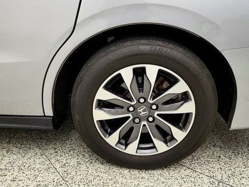 Used 2023 Honda Odyssey EX-L image 9