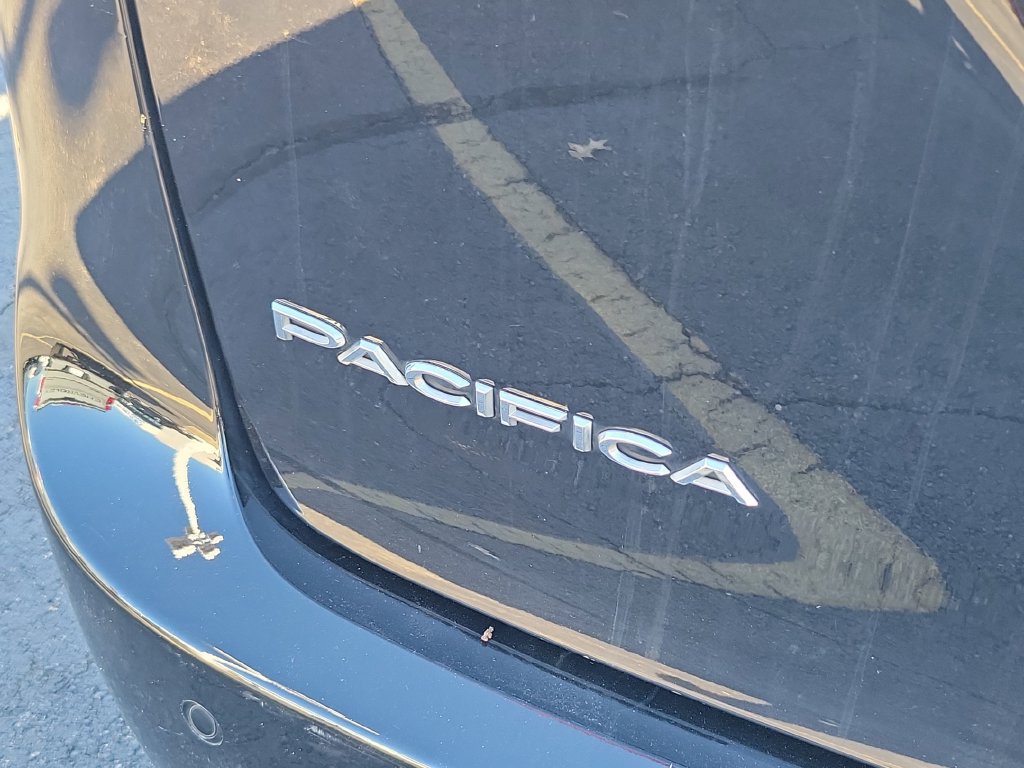 Used 2026 Chrysler Pacifica Select FWD image 10