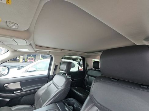 Used 2025 Ford Expedition Active AWD/4WD image 10