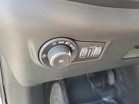 New 2026 Jeep Compass Latitude image 22