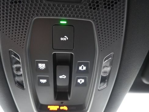 Used 2025 Porsche Cayenne S AWD/4WD image 34