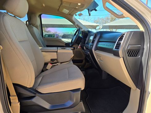 Used 2017 Ford F250 XLT w/ XLT Value Package image 31