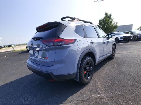 Certified 2026 Nissan Rogue SV AWD/4WD image 6