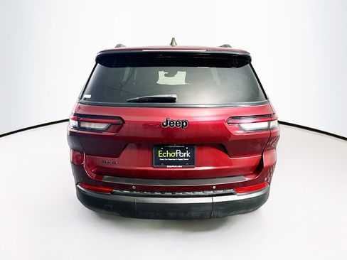 Used 2023 Jeep Grand Cherokee L Laredo image 7