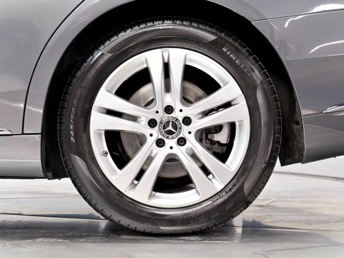 Used 2019 Mercedes-Benz S 560 4MATIC Sedan w/ Premium Package image 49