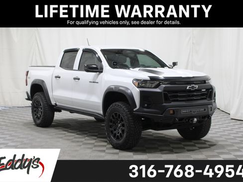 Used 2023 Chevrolet Colorado Trail Boss w/ Technology Package AWD/4WD image 1