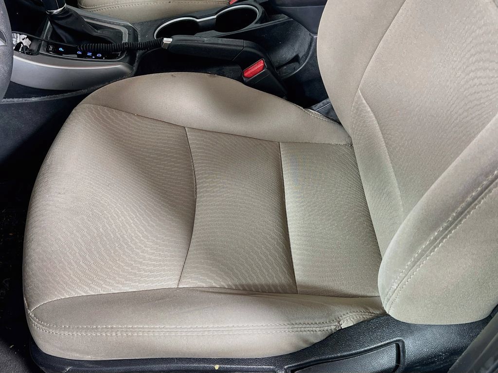 Used 2014 Hyundai Elantra SE FWD image 10