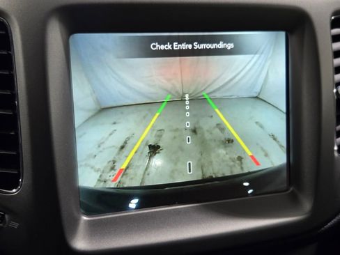 Certified 2021 Jeep Compass 80th Special Edition image 3