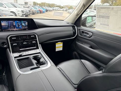 New 2026 Nissan Armada SV image 18