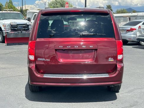 Used 2019 Dodge Grand Caravan SXT FWD image 6
