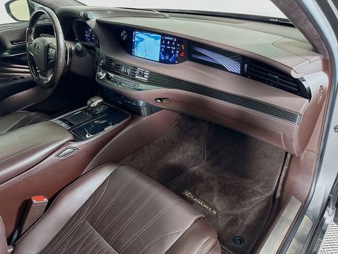 Used 2019 Lexus LS 500 F Sport image 32