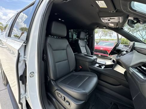 Certified 2022 Chevrolet Suburban LT RWD image 32