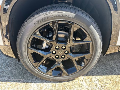 New 2026 Chevrolet Traverse RS w/ LPO, Floor Liner Package image 21