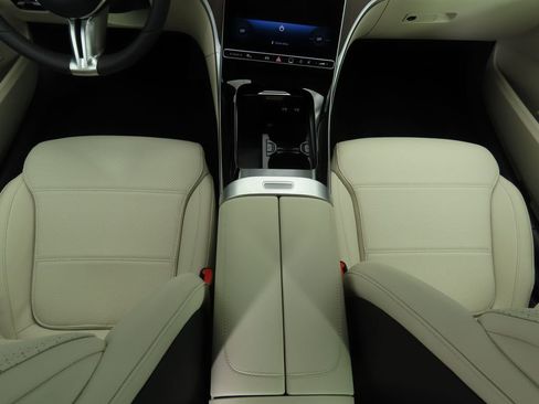 Certified 2025 Mercedes-Benz C 300 Sedan image 16