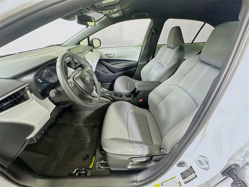 Used 2025 Toyota Corolla SE image 15
