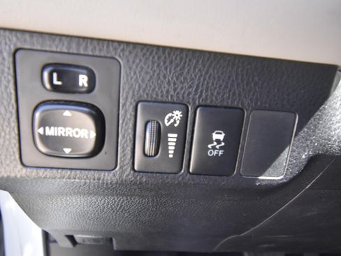 Used 2015 Toyota RAV4 XLE FWD image 11