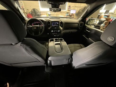 Used 2023 Chevrolet Silverado 1500 Custom image 3