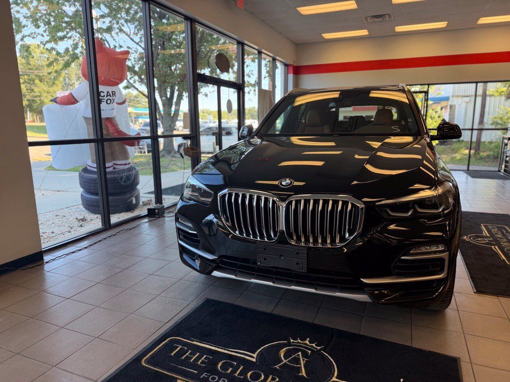 Used 2021 BMW X5 xDrive40i w/ Convenience Package AWD/4WD image 2