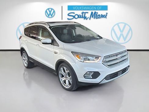 Used 2019 Ford Escape Titanium image 1