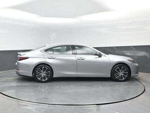 Used 2024 Lexus ES 350 w/ Premium Package FWD image 3