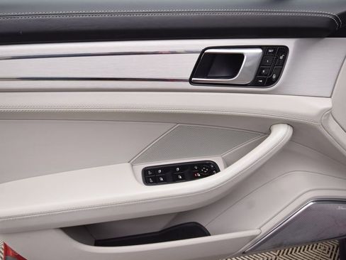 Used 2017 Porsche Panamera Turbo image 27