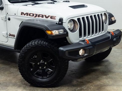 Used 2023 Jeep Gladiator Mojave image 3