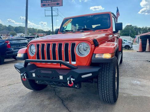 Used 2018 Jeep Wrangler Unlimited Sahara AWD/4WD image 5