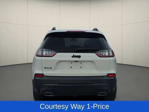 Used 2019 Jeep Cherokee Latitude Plus AWD/4WD image 8