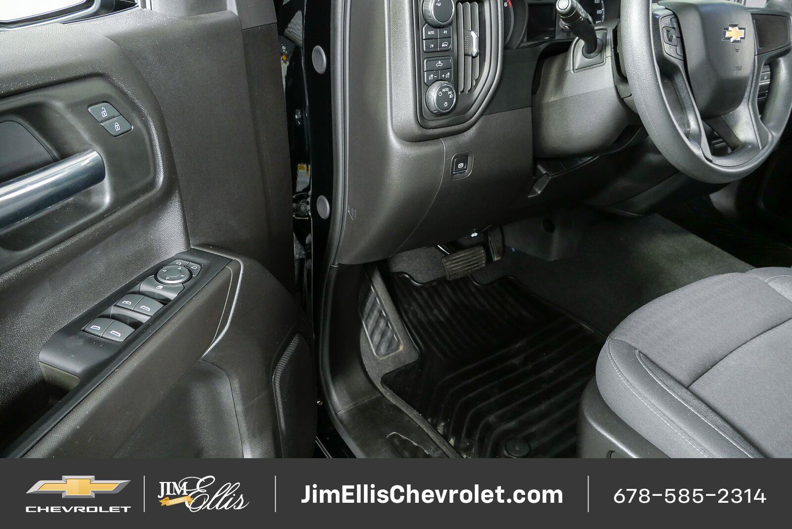 Used 2024 Chevrolet Silverado 1500 Custom w/ Turbomax Blackout Package AWD/4WD image 7