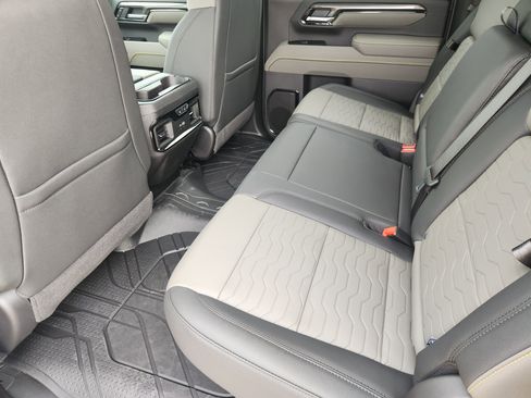 New 2026 Chevrolet Silverado 2500 ZR2 image 31