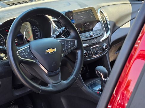 Used 2024 Chevrolet Equinox LT FWD image 25