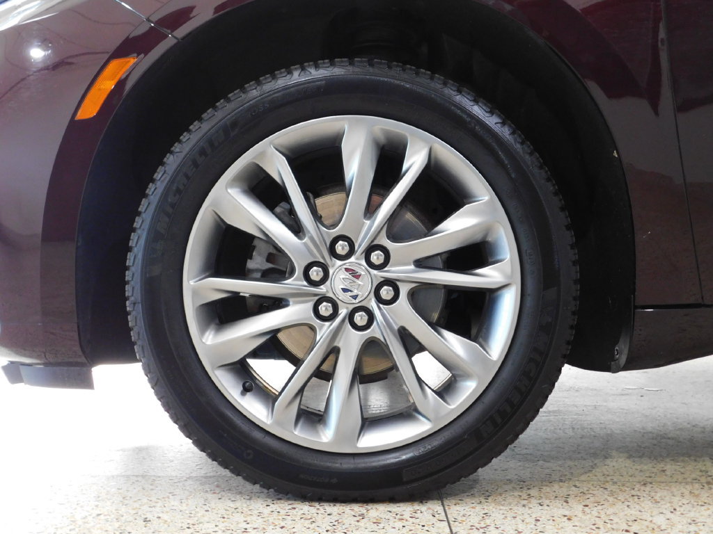 Used 2024 Buick Enclave Avenir AWD/4WD image 17
