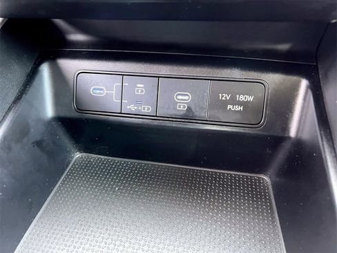 Certified 2025 Hyundai Tucson SE image 21