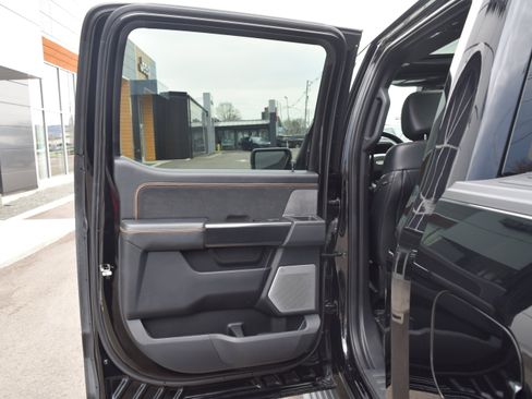 Used 2022 Ford F150 Platinum w/ FX4 Off-Road Package AWD/4WD image 10
