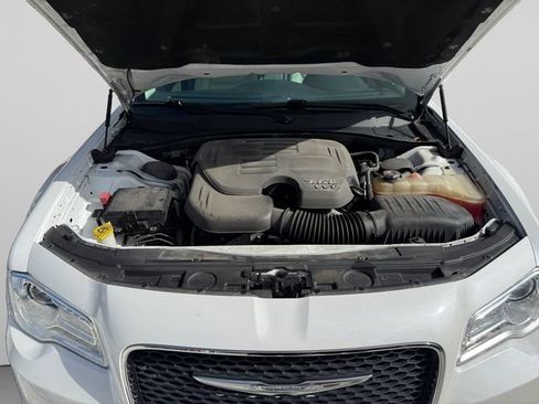 Used 2016 Chrysler 300 Limited RWD image 20
