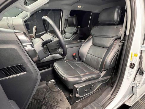 Used 2024 Ford F350 Lariat w/ Lariat Ultimate Package AWD/4WD image 3