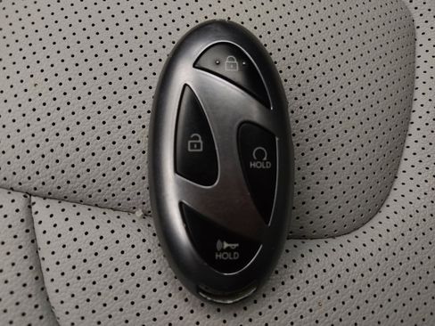 Used 2025 Hyundai Elantra Limited FWD image 32