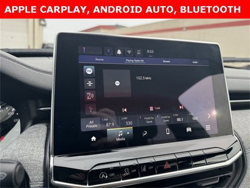 Used 2024 Jeep Compass Latitude image 3