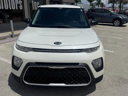 Used 2020 Kia Soul LX image 2